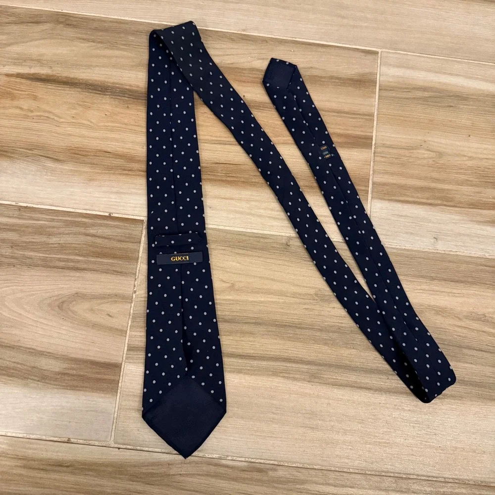 Vintage Gucci Navy Blue Silk Polka Dot Necktie Interlocking GG Made In Italy